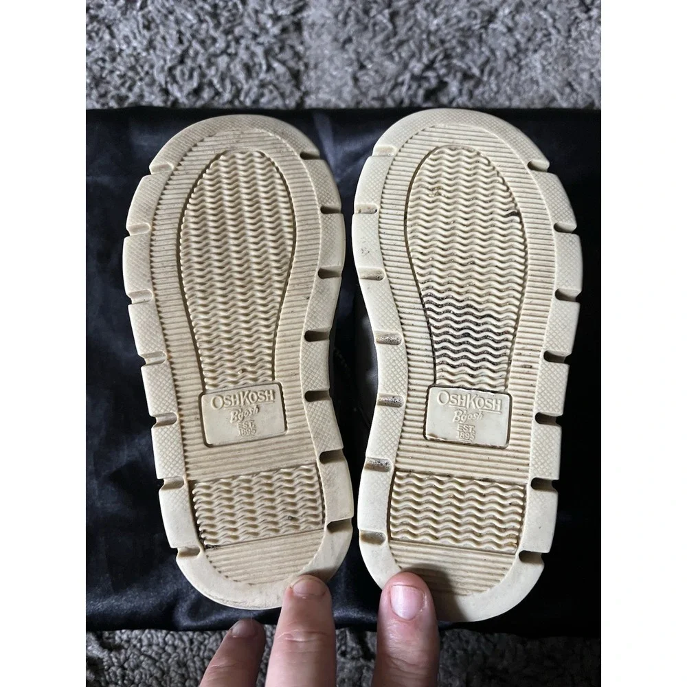 Oshkosh Bgosh Toddler Shoes Size 7 - Picture 4 of 5